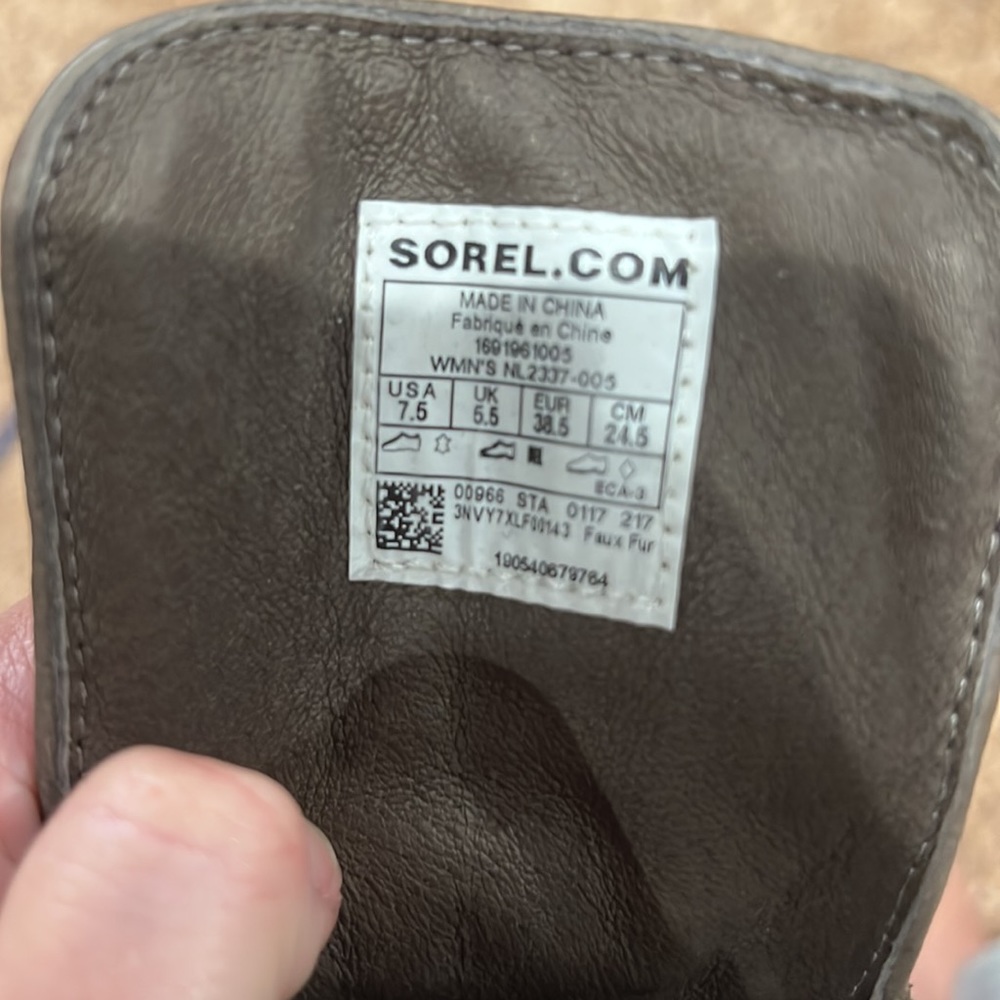 Sorel womens boots size 7.5 - Picture 6 of 8